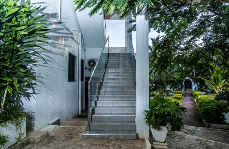 Deluxe Garden View Single